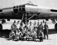 Crew & Pilots with first XB-35