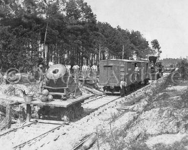 Heavy mortar on railcar, Petersburg