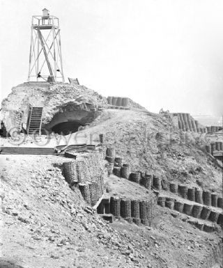 Beacon on parapet, Fort Sumter