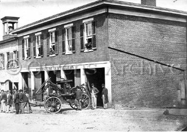 Union soldiers with fire engine, Petersburg