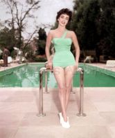 Elizabeth Taylor wearing swimsuit