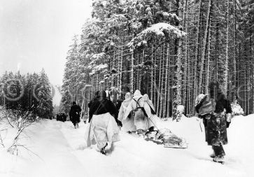 82nd Airborne Before Attack on SS Troops 