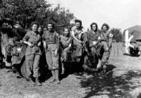 Field hospital nurses arrive in France