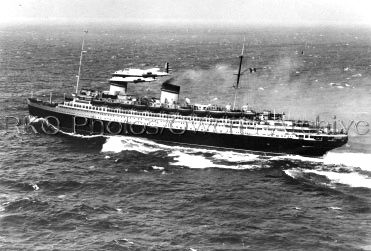 B-17's fly past Italian ocean liner 