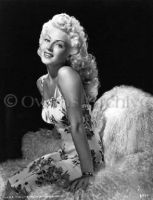 Lana Turner in studio