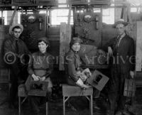 Women electric welders at Hog Island shipyard