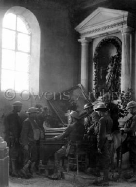 soldier playing the organ, Argonne